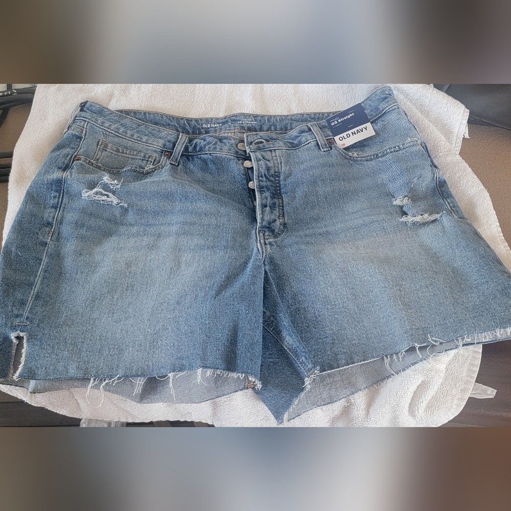 OLD NAVY HIGH RISE OG STRAIGHT 5" INSEAM SHORTS